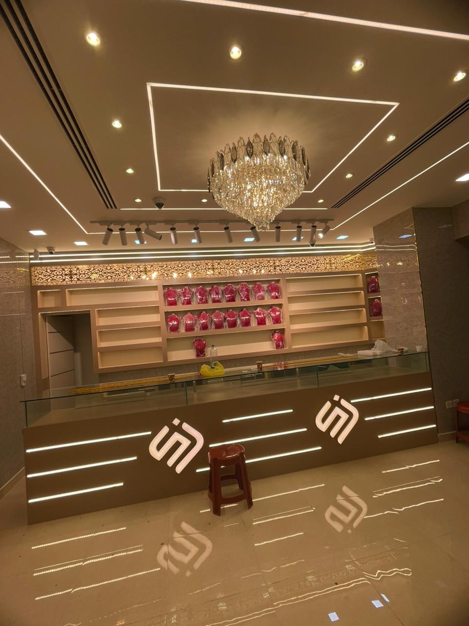 COUNTER & DECOR WORK